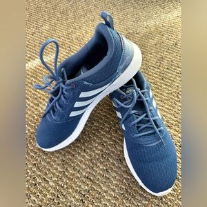 Women’s Adidas QT Racer 2.0 Crew Blue EUC Size 9.5